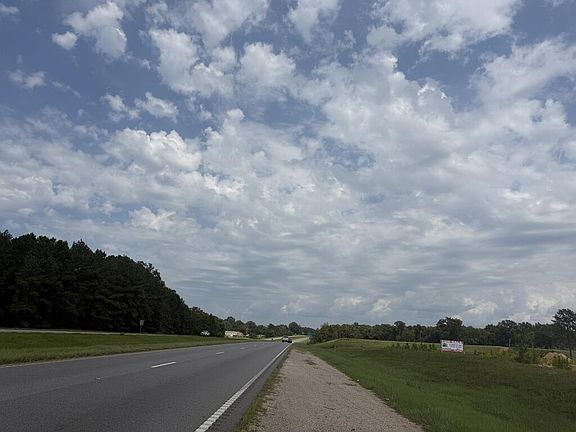 4th image of 1594 Highway 184