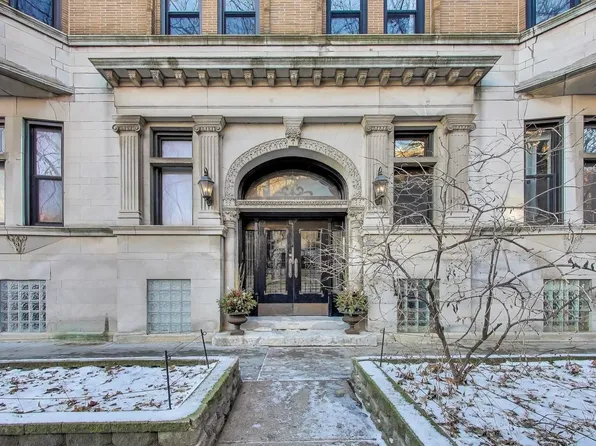 613 W Barry Ave APT 4W, Chicago, IL 60657