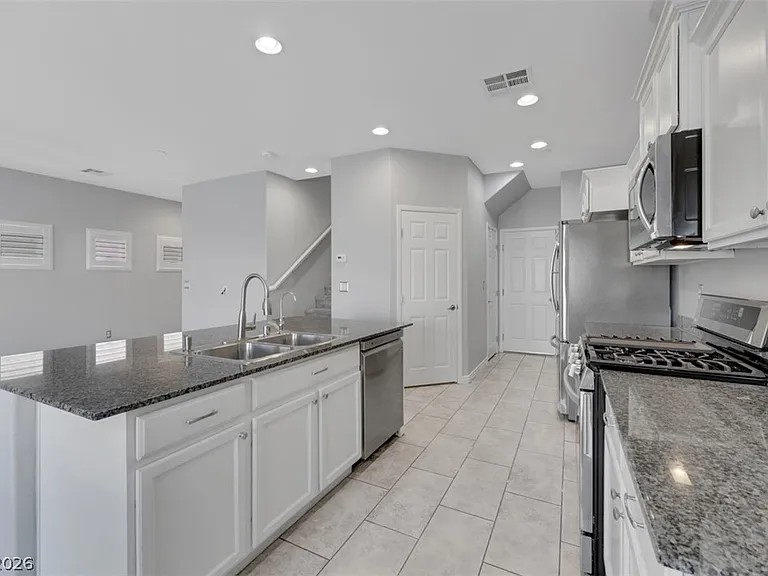 89 Sertata Ct — Photo 18