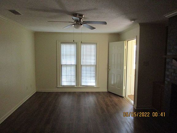 2nd image of 1915A Buck Ln