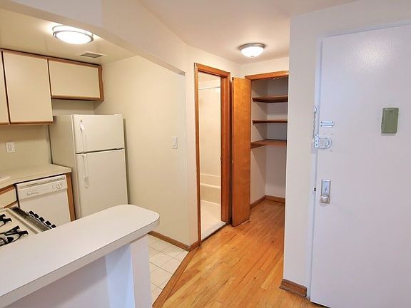5th image of 160 W 75th St #2F