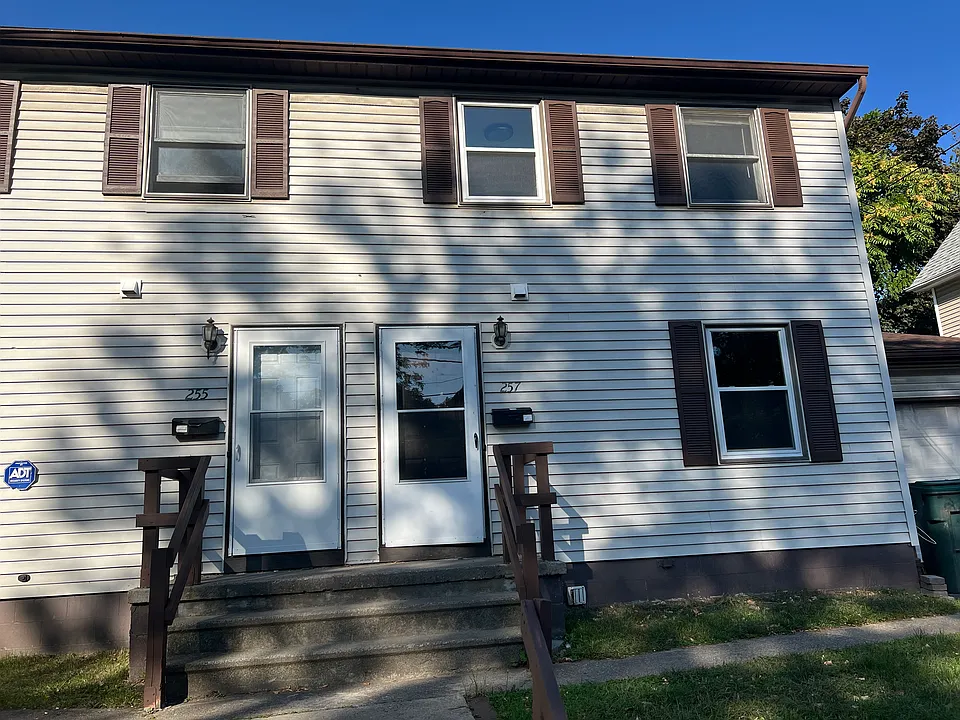 255 Hague St