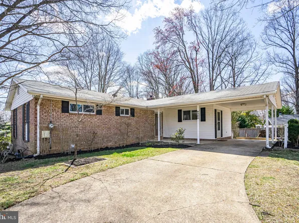 8301 Wythe Ln, Springfield, VA 22152