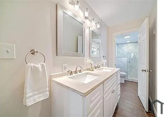 1312 Sarah St — Photo 8