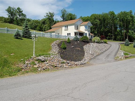 4th image of 218 Florence Ct