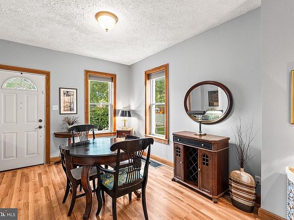 5th image of 273 Frederick St