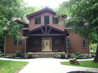 801 Lower Cannyon Rd, Byrdstown, TN 38549