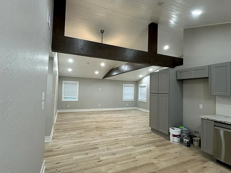 8223 Wallis St — Photo 27