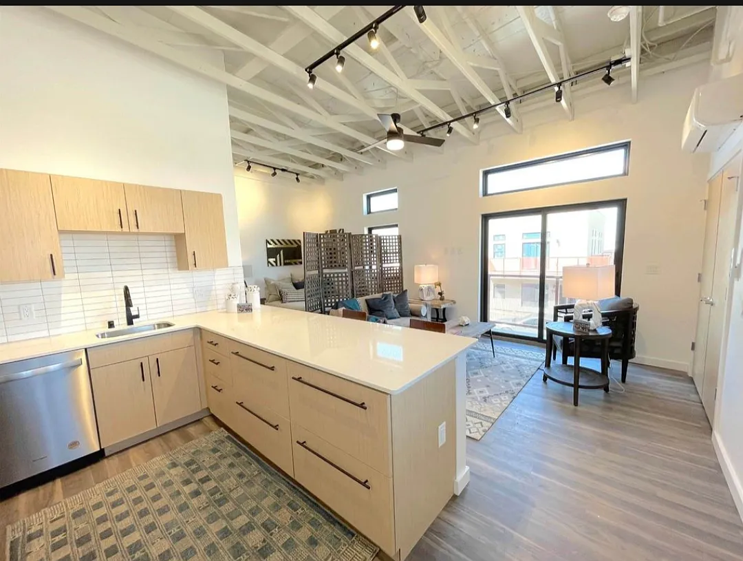 1 bed, 1126 sqft, $2,650 — Photo 2