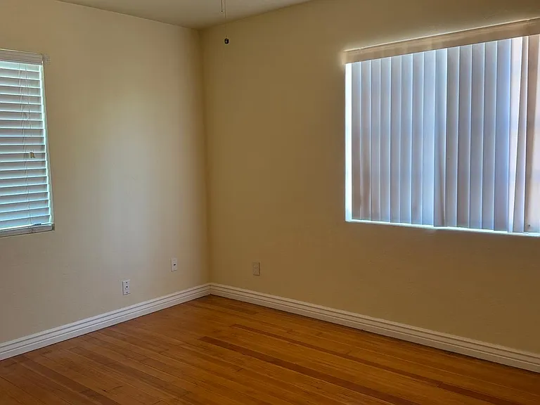 902 S Fremont Ave — Photo 29