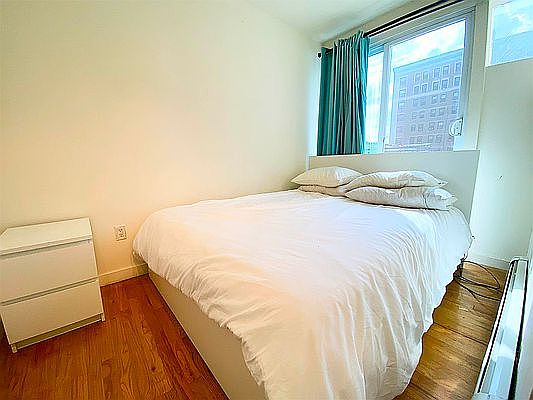 3rd image of 256 W 108th St #6F
