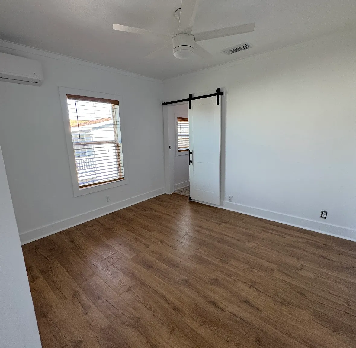 1 bed, 500 sqft, $1,300 — Photo 3