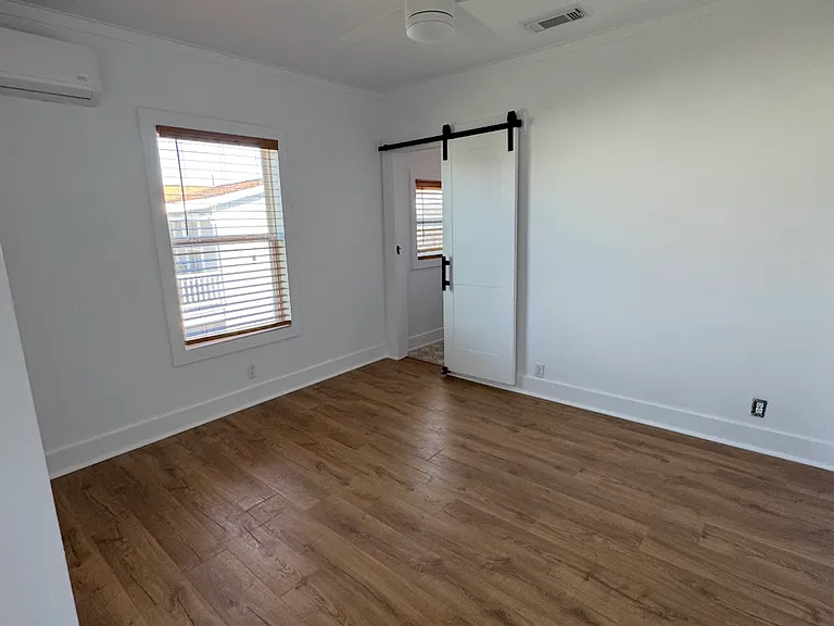 4913 Avenue O 1/2 #A — Photo 3