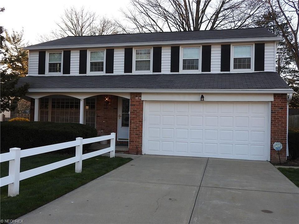 1st image of 23030 Stoneybrook Dr