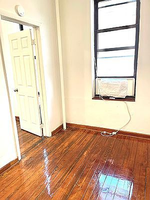 3rd image of 240 E 9th St APT 5