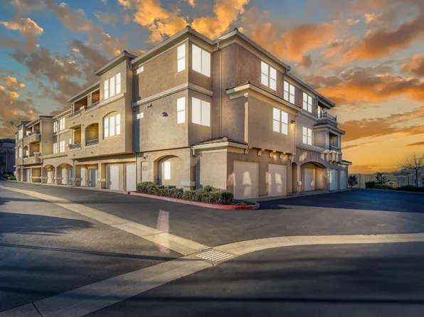 300 Moon Cir Unit 327, Folsom, CA 95630
