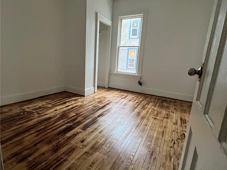 229 Kellogg St — Photo 28