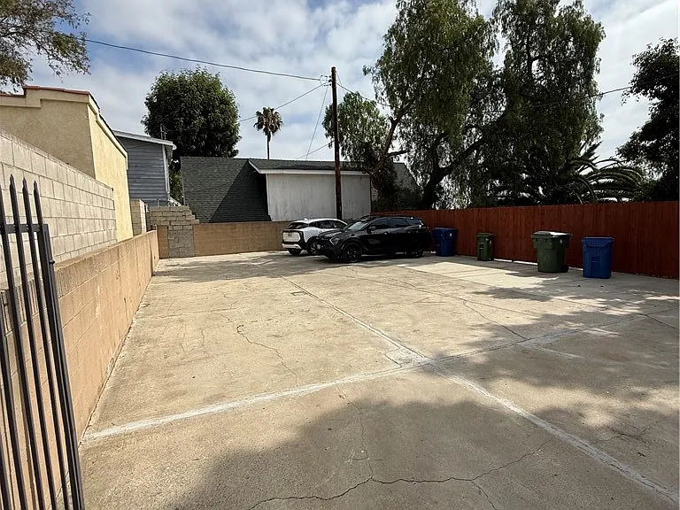 564 W Macarthur Ave #3 — Photo 15