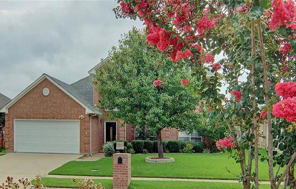1st image of 1421 Lyra Ln