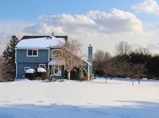 6 Camelot Ct, Lebanon, NJ 08833