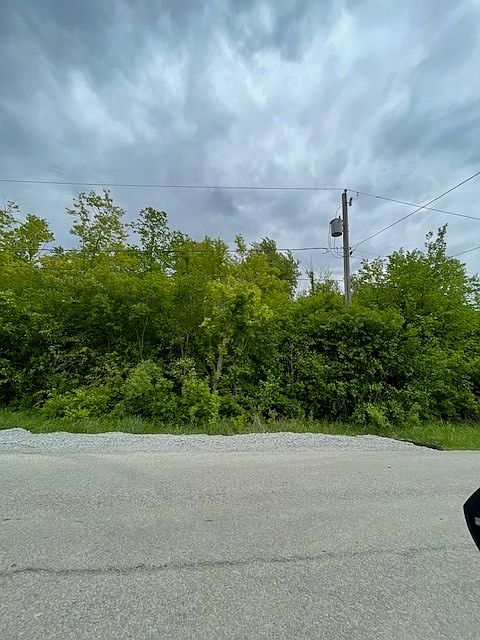 2nd image of 22839 Woodlawn Ave