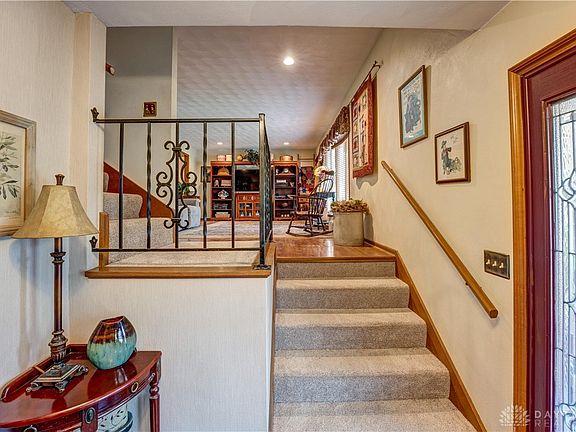 5th image of 1234 Howard Dr
