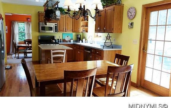 5th image of 28 Kingsley Ct