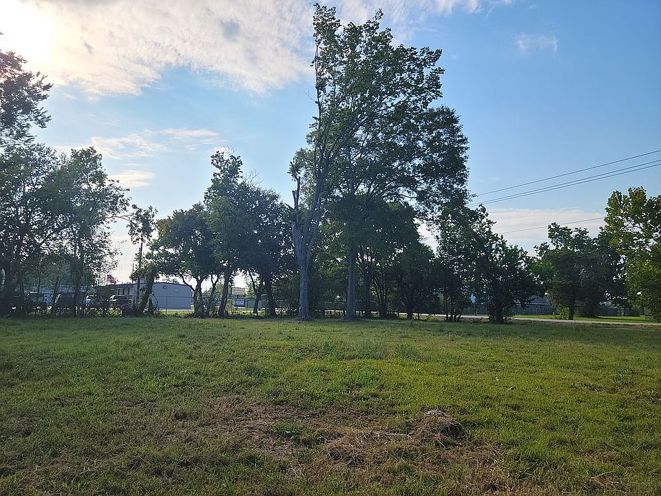 2nd image of 803 W Archer Rd