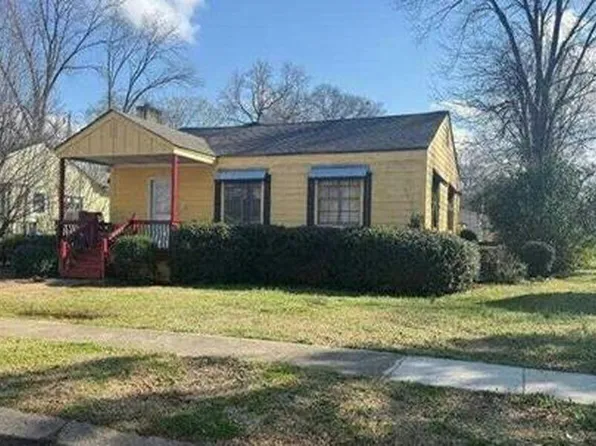 609 39th Pl, Fairfield, AL 35064