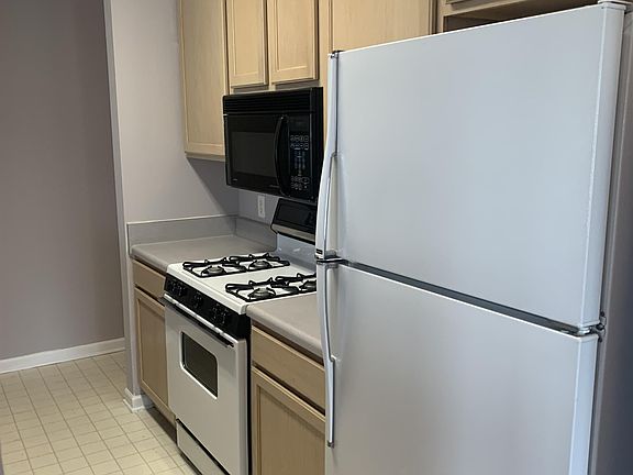 5th image of 9501B Short Spoon Ct