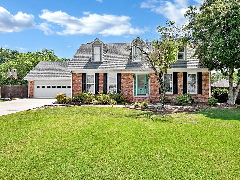 1st image of 1410 Angie Dr NW