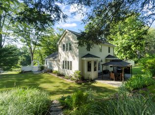 10 Lakeview Ter, Sandy Hook, CT 06482
