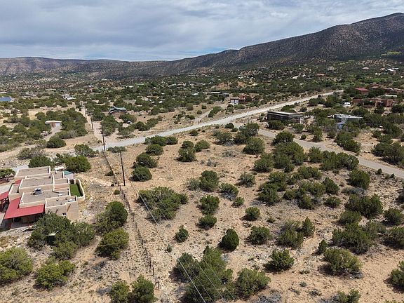 5th image of Tunnel Springs Rd