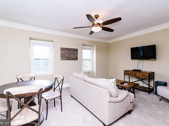 5th image of 165 King George St APT 3