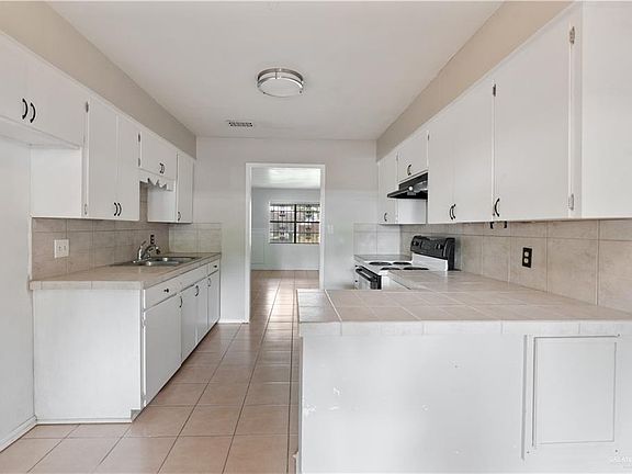 5th image of 202 N 40th St