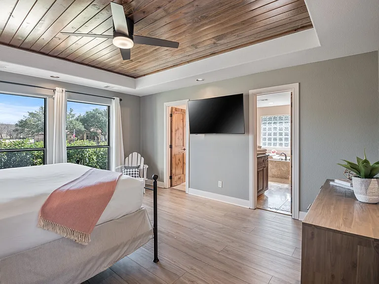 Lazy Oaks Ln — Photo 28