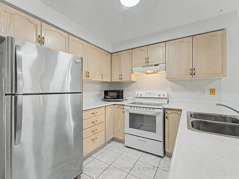 332 Harvie Rd #UPPER — Photo 4