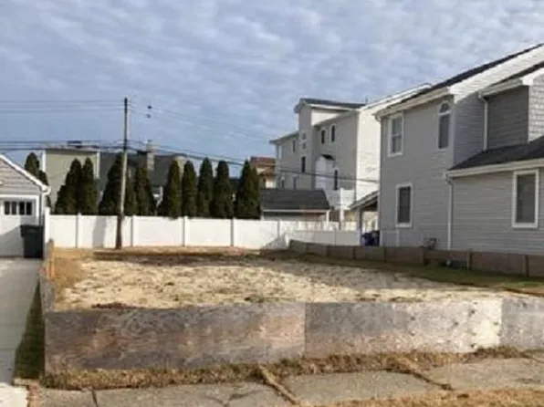 311 N Union Ave, Margate, NJ 08402