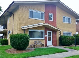 18246 Exchange Ave APT 4, Lansing, IL 60438