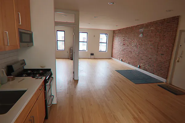 Rented by PMG Real Estate  | media 10