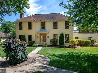 2 Highfield Ln, Wayne, PA 19087