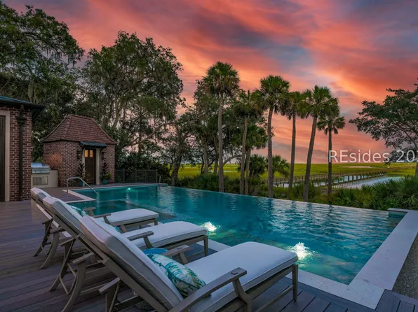 16 Hampton Ln, Bluffton, SC 29910