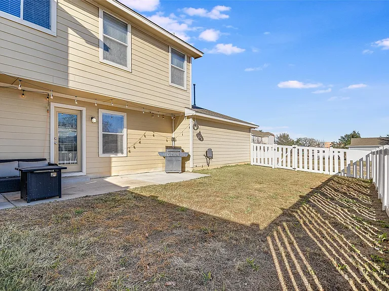1410 Davis Mountain Loop — Photo 19