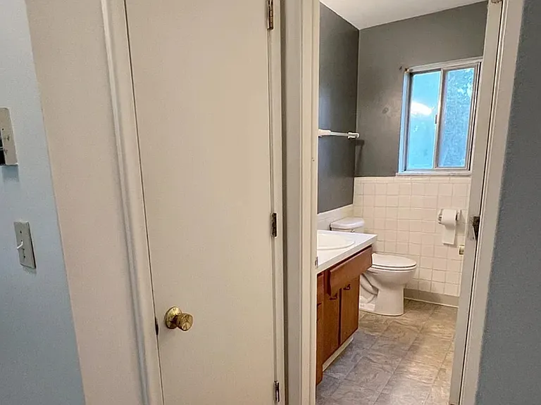 4660 Ammon Dr #4660 — Photo 6