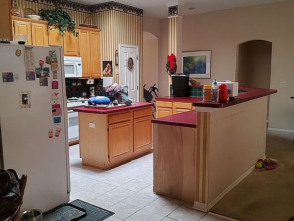5th image of 809 Golden Pond Ct