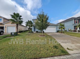 3842 Hammock Bluff Dr, Jacksonville, FL 32226
