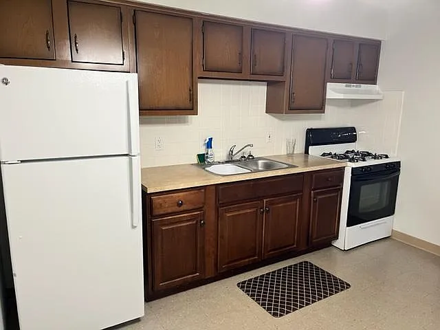 336 Hillcrest Ave NW #6 — Photo 5