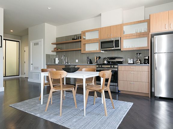 4th image of 211 Church St #3B