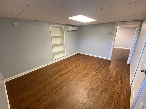 3rd image of 2422 Highland Dr