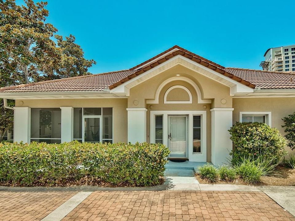 Front Entrance - 75 Captiva 104 _11